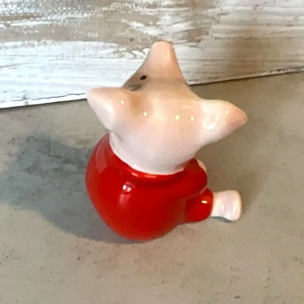 Sweet vintage porcelain Piglet Walt Disney Beswick Winnie the Pooh